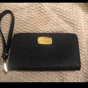 Michael Kors Wristlet/Wallet